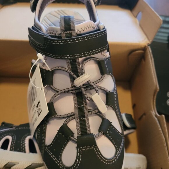 NEW Boys' Eddie Bauer Black Sandals Shoes Size 4 NIB Owen Beach - Picture 1 of 3